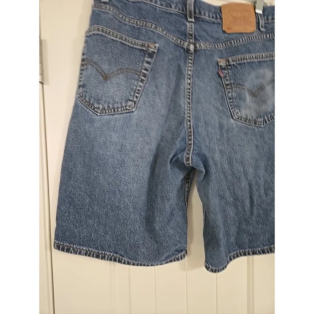 Levi's 550‎ Men's Blue Denim Shorts Distressed Relaxed Fit Size 36
